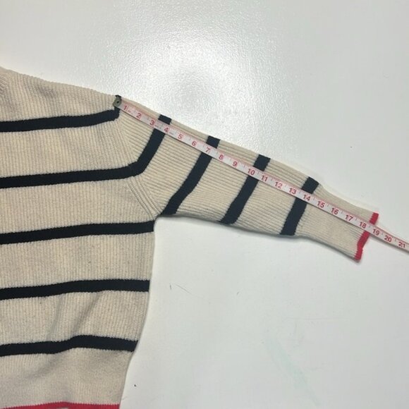 Striped Sweater with Black and Red Accents size M - Picture 7 of 9